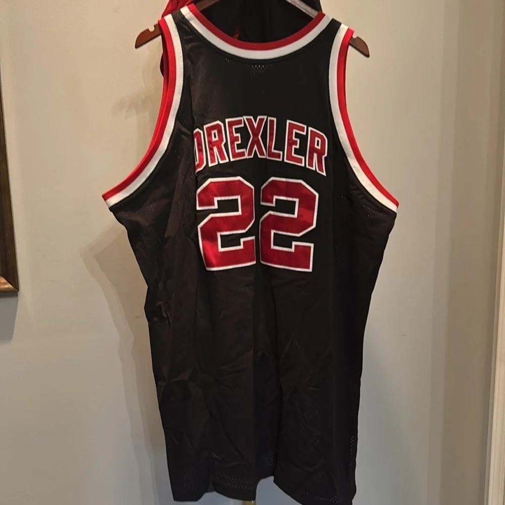 Portland Trail Blazers Clyde Drexler basketball set EUC XXL 56
